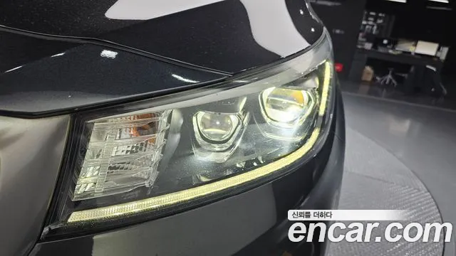 Kia Carnival 2018 thumb 11