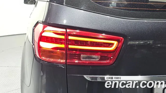 Kia Carnival 2018 thumb 7