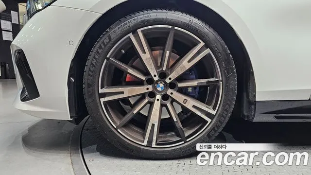 BMW 5 серии 2025 thumb 9