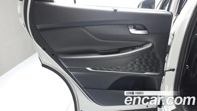 Hyundai Santa Fe 2019 thumb 8