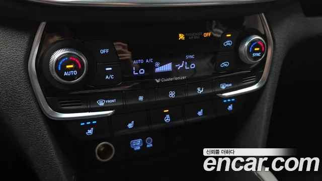 Hyundai Santa Fe 2019 thumb 4