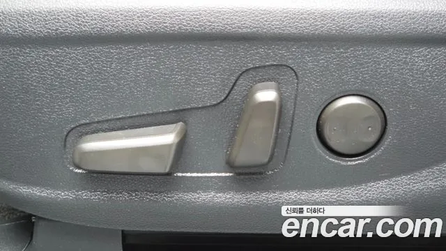 Hyundai Santa Fe 2019 thumb 2