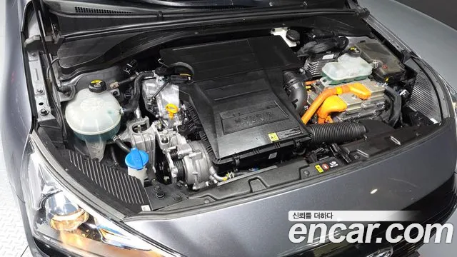 Hyundai Ioniq Hybrid 2018 thumb 9