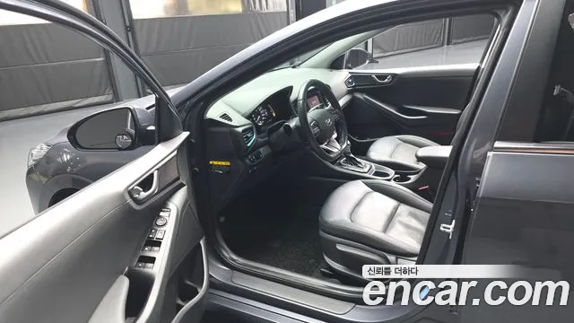 Hyundai Ioniq Hybrid 2018 thumb 6