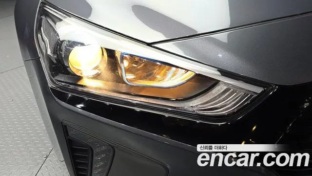 Hyundai Ioniq Hybrid 2018 thumb 11