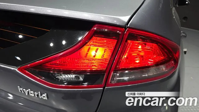 Hyundai Ioniq Hybrid 2018 thumb 5