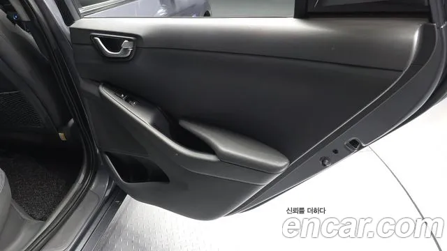 Hyundai Ioniq Hybrid 2018 thumb 8