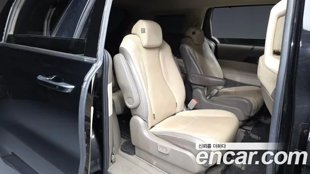 Kia Carnival 2020 thumb 11