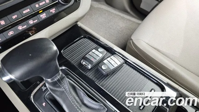 Kia Carnival 2017 thumb 12