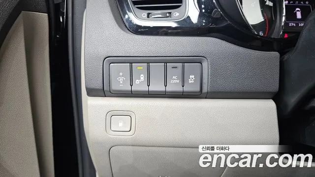Kia Carnival 2017 thumb 11