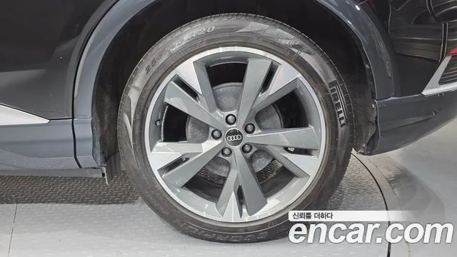 Audi Q4 e-tron 2022 thumb 3