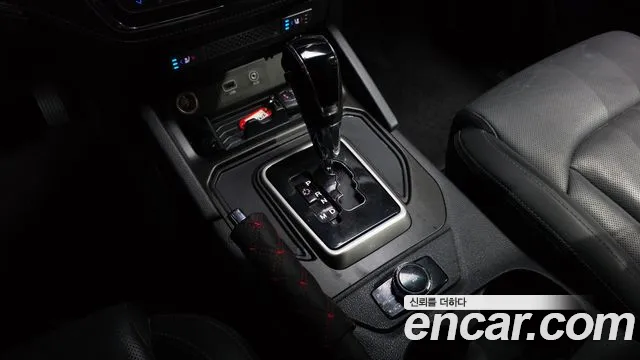 KGM Rexton 2018 thumb 8