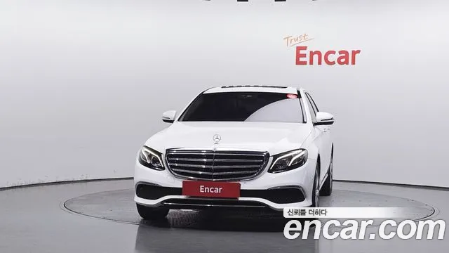 Mercedes-Benz E-Class 2019 thumb 7