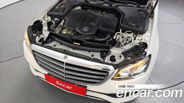 Mercedes-Benz E-Class 2019 thumb 5