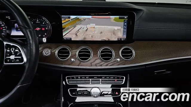 Mercedes-Benz E-Class 2019 thumb 6