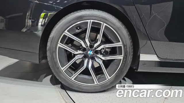 BMW 7 серии 2025 thumb 5