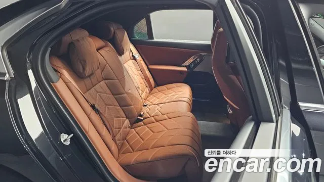 BMW 7 серии 2025 thumb 2