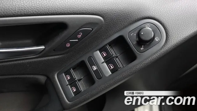 Volkswagen Golf 2012 thumb 2
