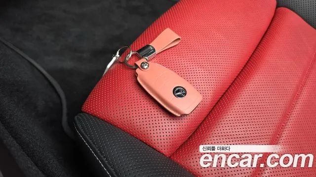 Mercedes-Benz E-Class 2021 thumb 2