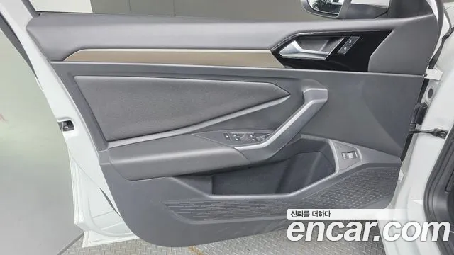 Volkswagen Jetta 2021 thumb 7