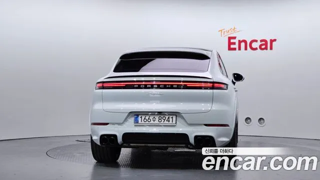 Porsche Cayenne 2025 thumb 2