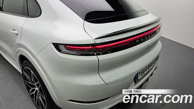 Porsche Cayenne 2025 thumb 3
