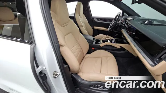 Porsche Cayenne 2025 thumb 7