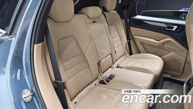 Porsche Cayenne 2020 thumb 9