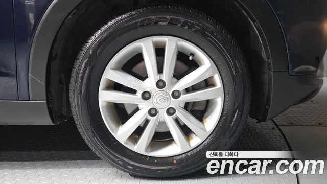 KGM Tivoli 2015 thumb 5