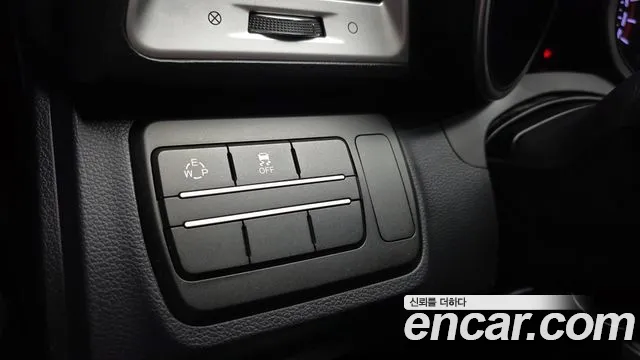 KGM Tivoli 2015 thumb 6