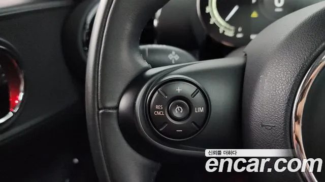 Mini Cooper Clubman 2021 thumb 12
