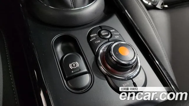 Mini Cooper Clubman 2021 thumb 6