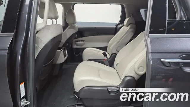 Kia Carnival 2022 thumb 3
