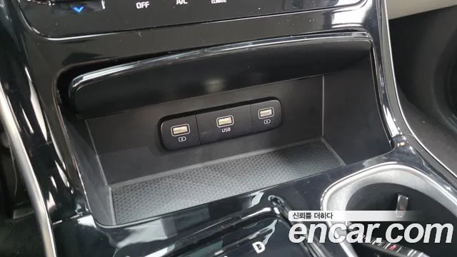 Kia Carnival 2022 thumb 4