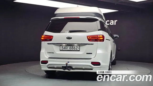 Kia Carnival 2019 thumb 3