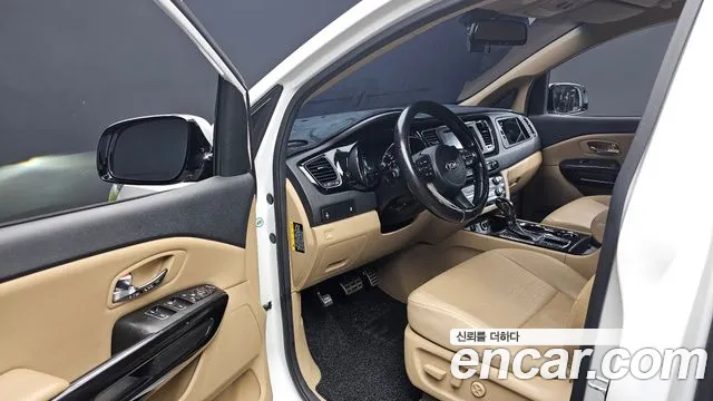 Kia Carnival 2019 thumb 2