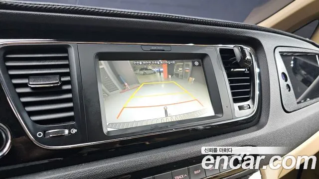 Kia Carnival 2019 thumb 9