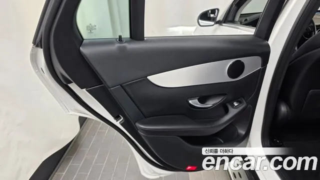 Mercedes-Benz GLC 2018 thumb 11