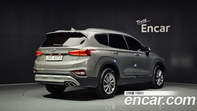 Hyundai Santa Fe 2018 thumb 2
