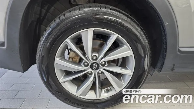 Hyundai Santa Fe 2018 thumb 5