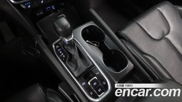 Hyundai Santa Fe 2018 thumb 9