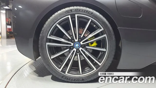 BMW i8 2019 thumb 6