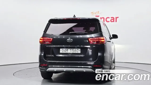 Kia Carnival 2018 thumb 7