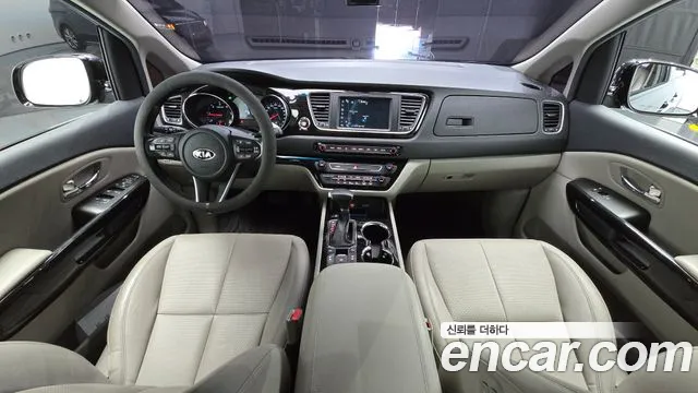 Kia Carnival 2018 thumb 4