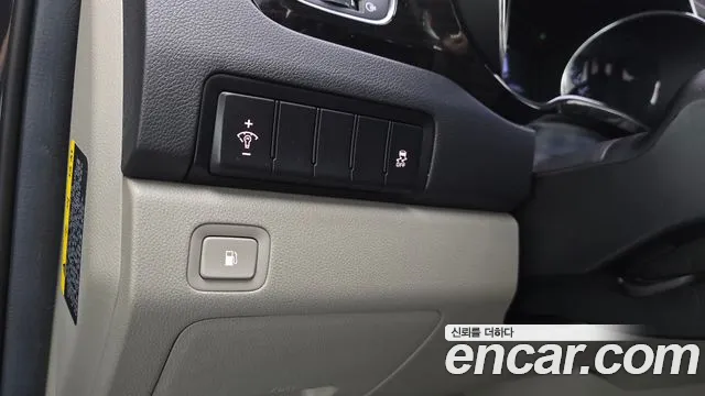 Kia Carnival 2018 thumb 10