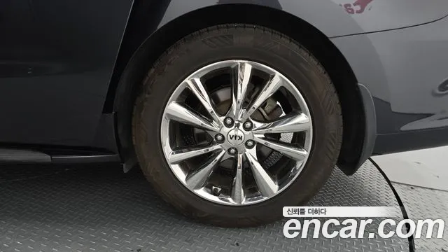 Kia Carnival 2018 thumb 9