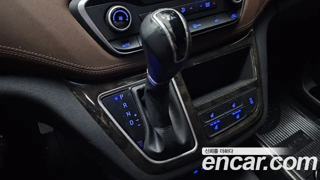 Hyundai Staria 2019 thumb 8
