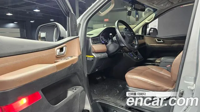 Hyundai Staria 2019 thumb 6