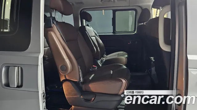Hyundai Staria 2019 thumb 3