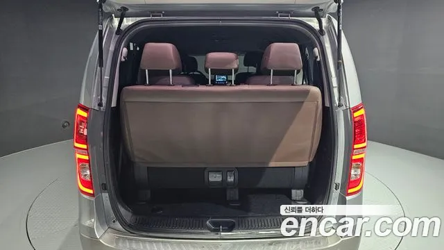 Hyundai Staria 2019 thumb 9